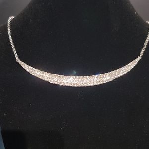 🌞NWT Silvertone Collar Necklace